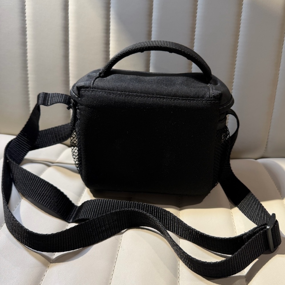 Sony Compact Black Camera Case - Picture 3 of 10